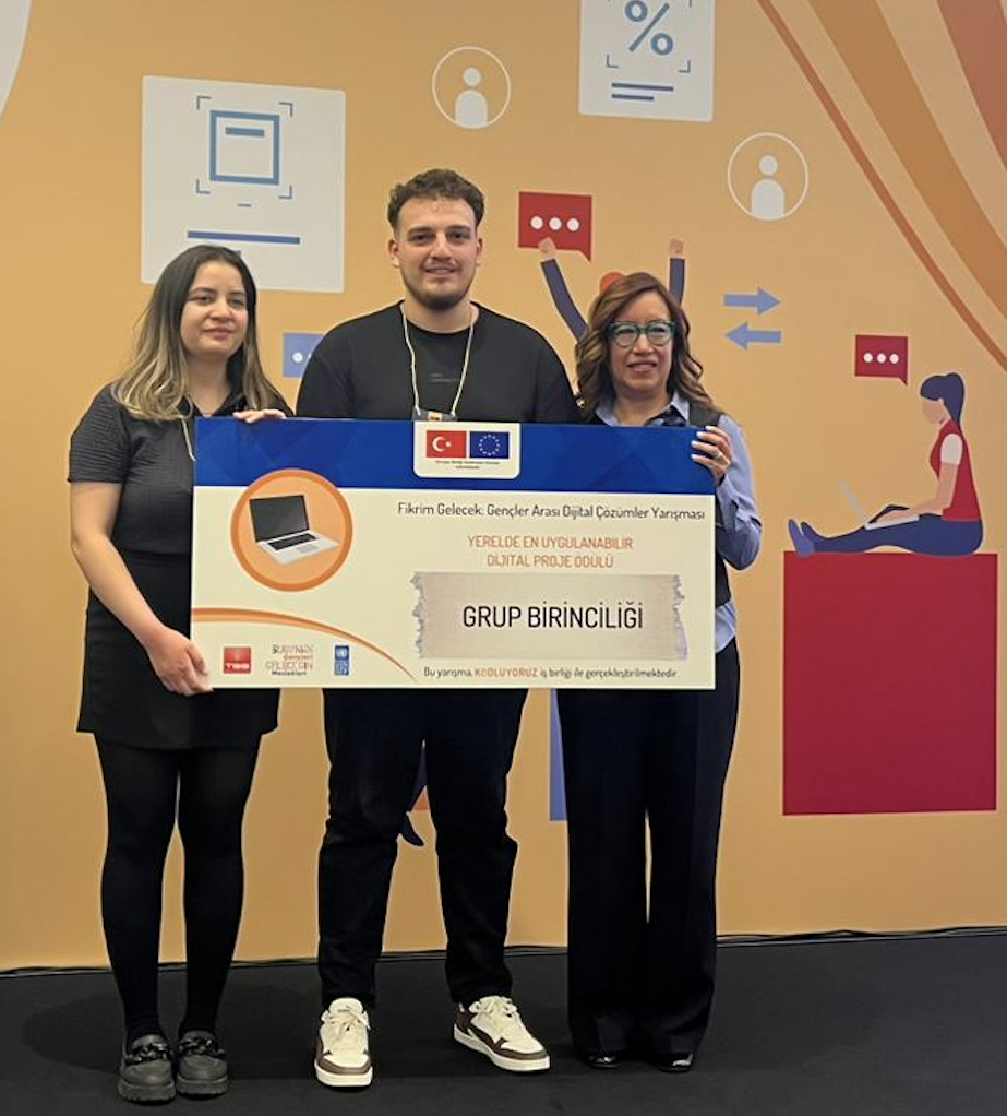 Fikrim Gelecek: Gençler Arası Dijital Çözümler Hackathonu’nda Öğrencimizin Başarısı