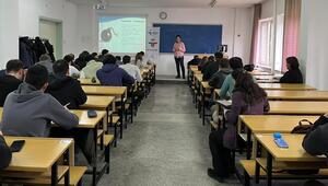 İş Kulübü Eğitimlerinin İlki Bilişim Teknolojileri MYO'da Gerçekleşti